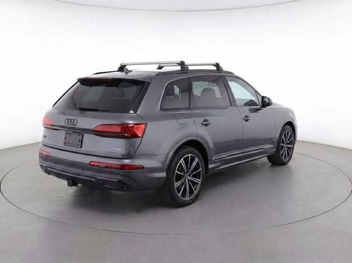 Samurai Gray Metallic 2023 Audi Q7 55 Premium Plus