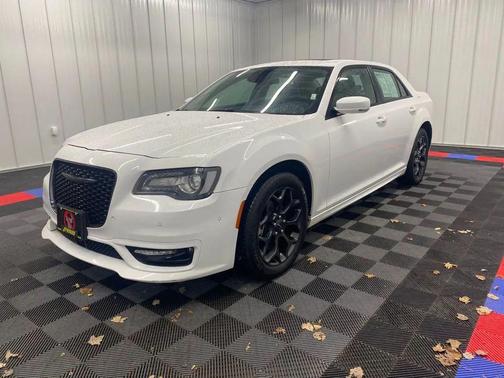 2023 Chrysler 300 Touring