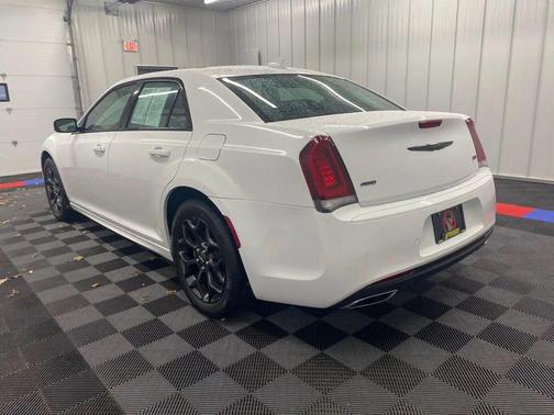 2023 Chrysler 300 Touring