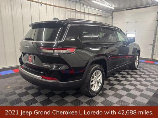 Diamond Black Crystal Pearlcoat 2021 Jeep Grand Cherokee L Laredo