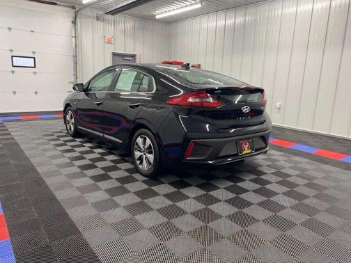 2019 Hyundai IONIQ Plug-In Hybrid Limited