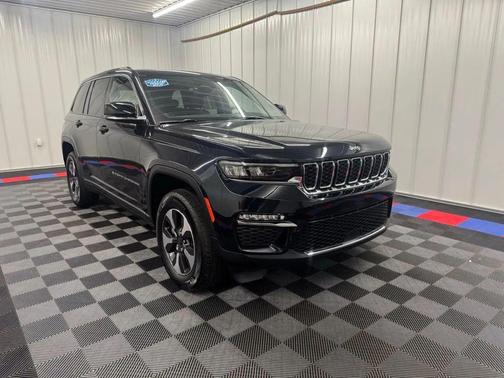 2022 Jeep Grand Cherokee 4xe Base