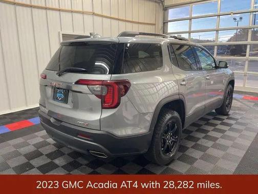 2023 GMC Acadia AWD AT4