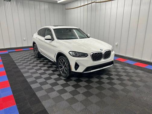 2024 BMW X4 xDrive30i