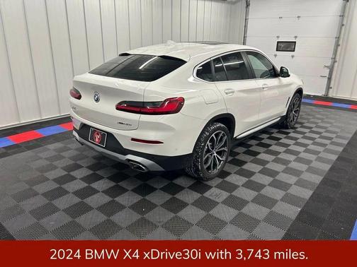 2024 BMW X4 xDrive30i