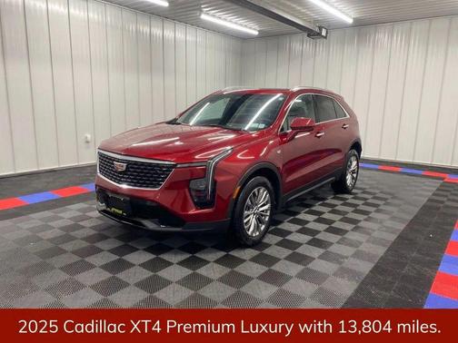 2025 Cadillac XT4 Premium Luxury