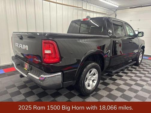 Diamond Black Crystal Pearlcoat 2025 RAM 1500 Big Horn/Lone Star