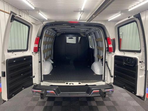2023 GMC Savana 2500 Work Van