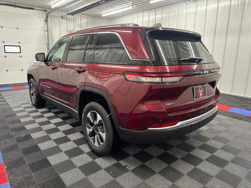 Velvet Red Pearlcoat 2022 Jeep Grand Cherokee 4xe Base