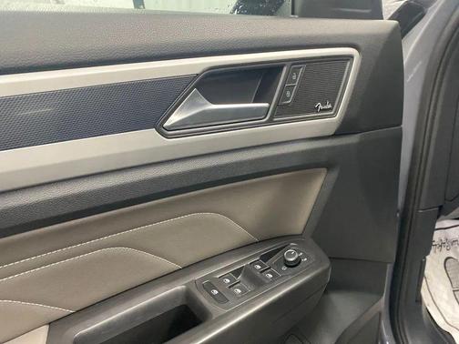 2023 Volkswagen Atlas Cross Sport 3.6L V6 SEL Premium R-Line