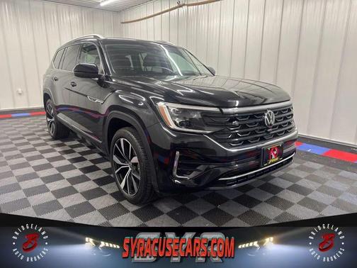 Deep Black Pearl 2024 Volkswagen Atlas 2.0T SEL Premium R-Line 4MOTION