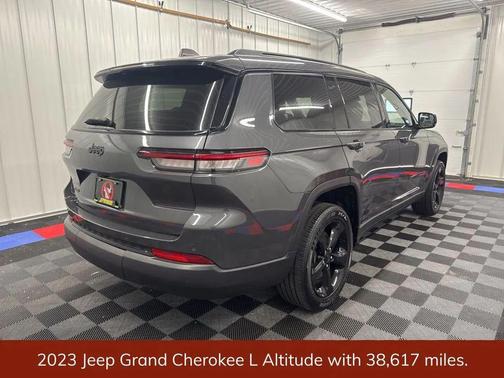 Baltic Gray Metallic Clearcoat 2023 Jeep Grand Cherokee L Altitude