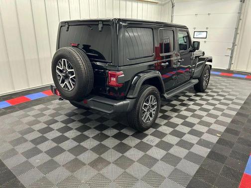 2024 Jeep Wrangler 4-Door Sahara