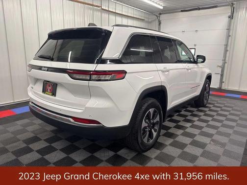 Bright White Clearcoat 2023 Jeep Grand Cherokee 4xe Base