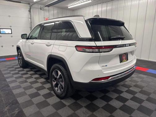 Bright White Clearcoat 2023 Jeep Grand Cherokee 4xe Base