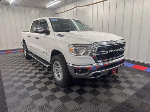 Bright White Clearcoat 2023 RAM 1500 Big Horn/Lone Star