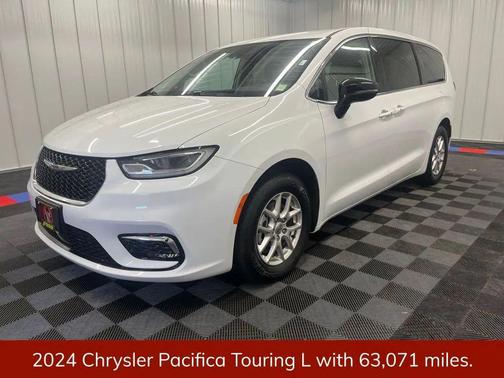 Bright White Clearcoat 2024 Chrysler Pacifica Touring L