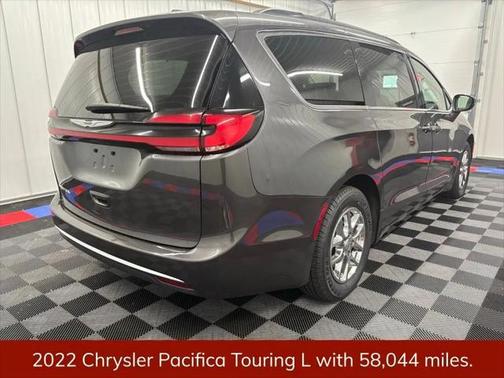 2022 Chrysler Pacifica Touring L