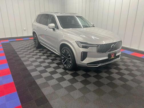 2025 Volvo XC90 B6 Plus 7-Seater