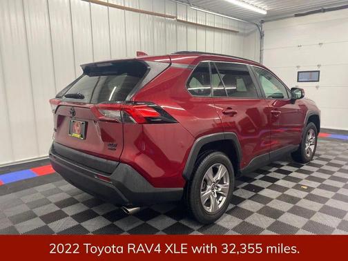 2022 Toyota RAV4 XLE