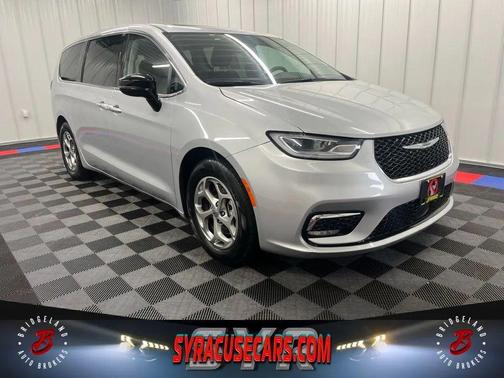 Silver Mist Clearcoat 2024 Chrysler Pacifica Limited