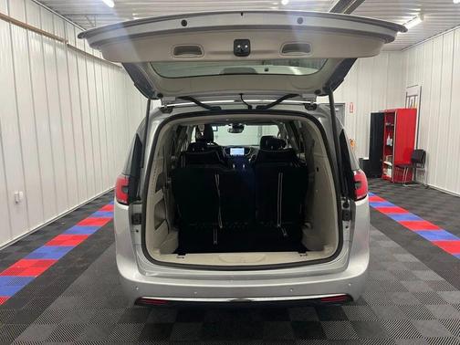 Silver Mist Clearcoat 2024 Chrysler Pacifica Limited