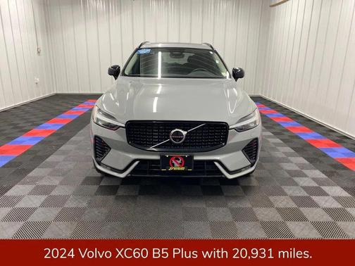 2024 Volvo XC60 B5 Plus Dark Theme
