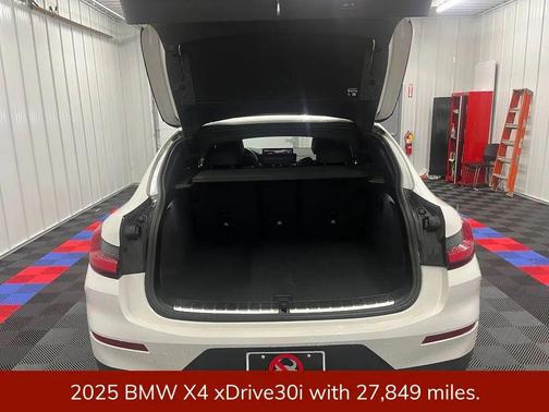 Alpine White 2025 BMW X4 xDrive30i