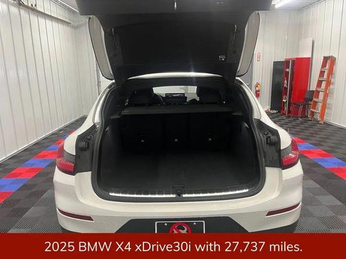 Alpine White 2025 BMW X4 xDrive30i
