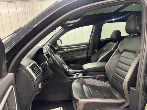 2023 Volkswagen Atlas Cross Sport 3.6L V6 SEL Premium R-Line