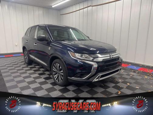 2020 Mitsubishi Outlander SE