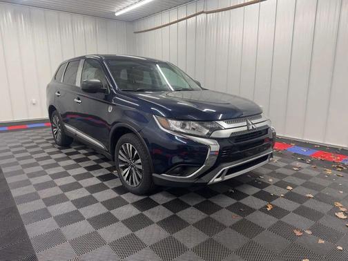 2020 Mitsubishi Outlander SE