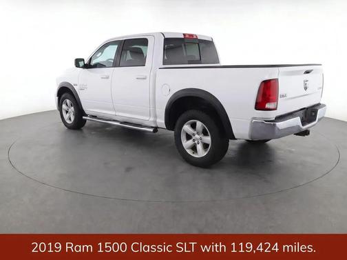 Bright White Clearcoat 2019 RAM 1500 SLT