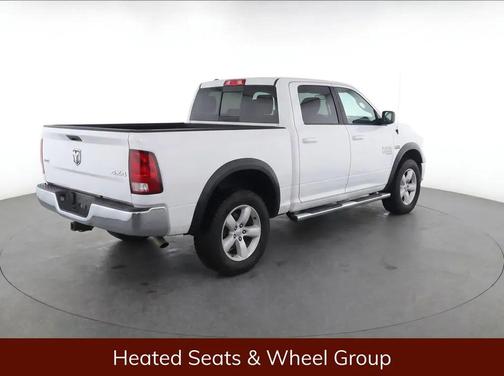 Bright White Clearcoat 2019 RAM 1500 SLT