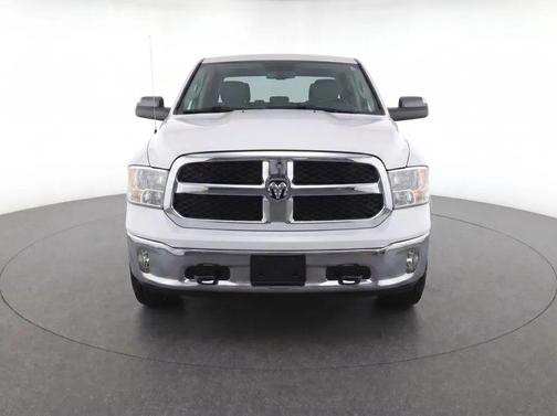 Bright White Clearcoat 2019 RAM 1500 SLT