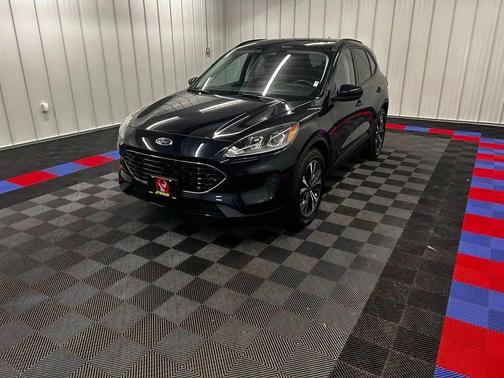Blue 2021 Ford Escape SE