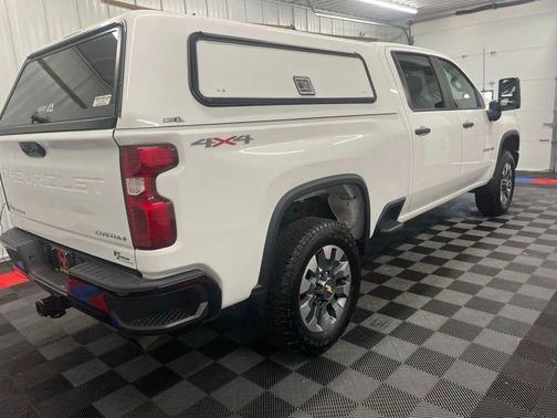Summit White 2023 Chevrolet Silverado 2500 Custom