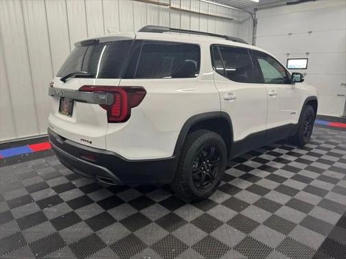 2023 GMC Acadia AWD AT4