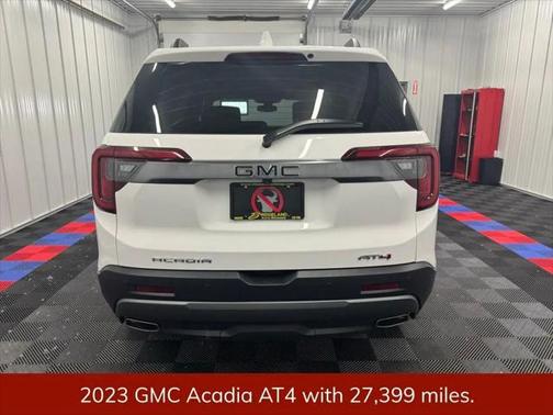 2023 GMC Acadia AWD AT4