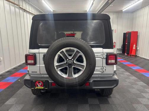 2023 Jeep Wrangler 4-Door Sahara 4x4