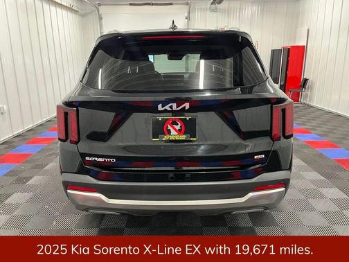 Ebony Black 2025 Kia Sorento EX