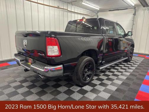 Diamond Black Crystal Pearlcoat 2023 RAM 1500 Big Horn/Lone Star