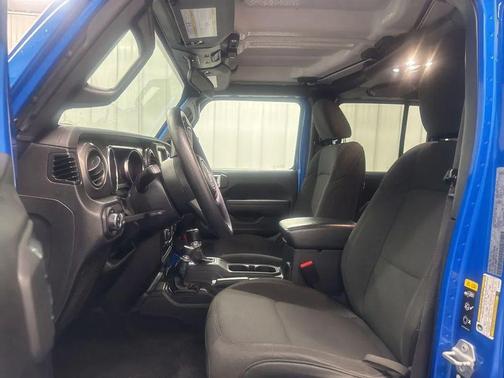 2022 Jeep Gladiator Sport