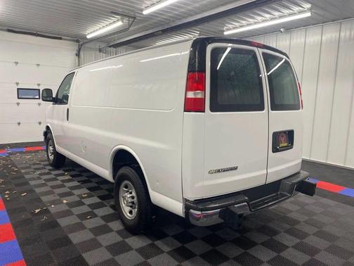 2022 Chevrolet Express 2500 RWD 2500 Regular Wheelbase WT