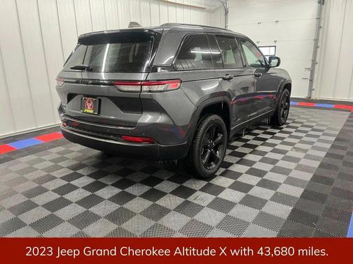 2023 Jeep Grand Cherokee Altitude
