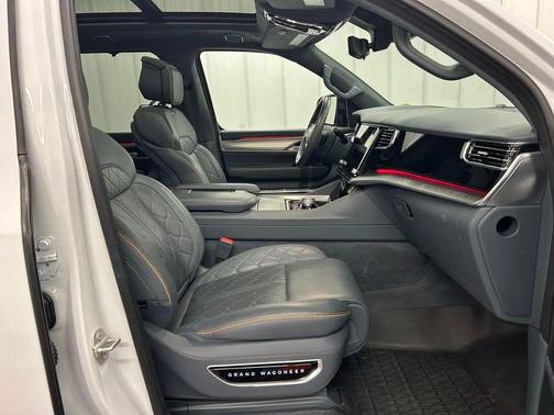 2023 Jeep Grand Wagoneer L Series III 4x4