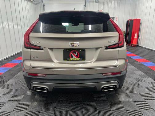 2023 Cadillac XT4 Premium Luxury