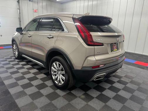 2023 Cadillac XT4 Premium Luxury