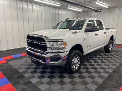 2019 RAM 2500 Tradesman Crew Cab 4x4 6'4' Box