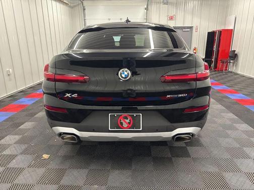 2025 BMW X4 xDrive30i
